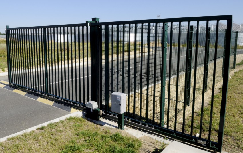 C120 - PORTAIL COULISSANT MANUEL